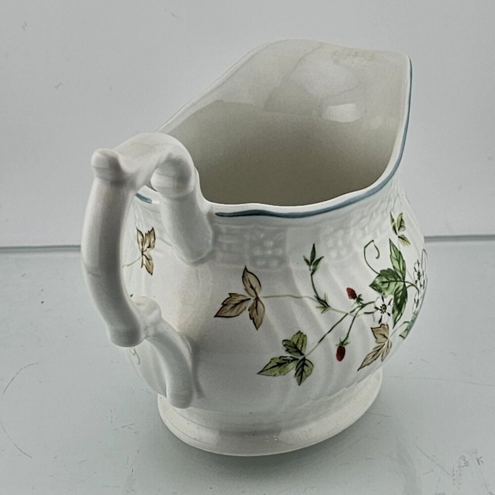 Mikasa Strawberry Fair Antique Green Creamer 3.5" berries & blossom vintage 1982 - Picture 5 of 10